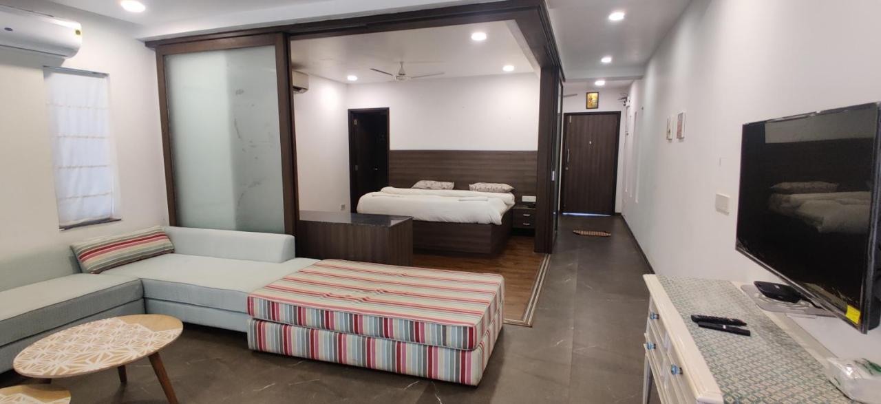 Aarju Luxurious Wave Apartment Calangute Luaran gambar