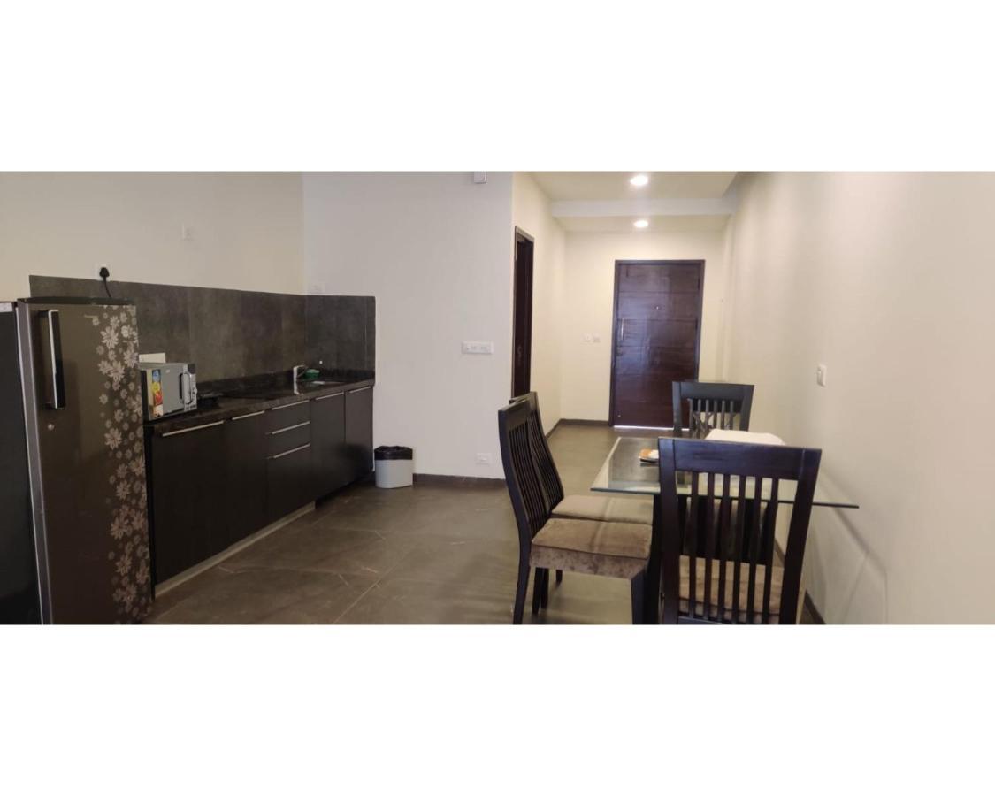 Aarju Luxurious Wave Apartment Calangute Luaran gambar