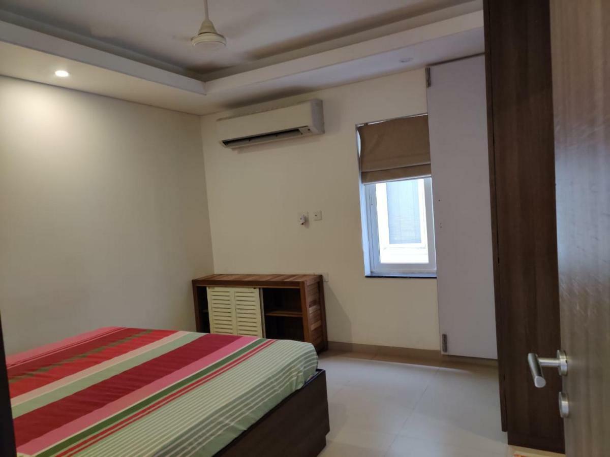Aarju Luxurious Wave Apartment Calangute Luaran gambar